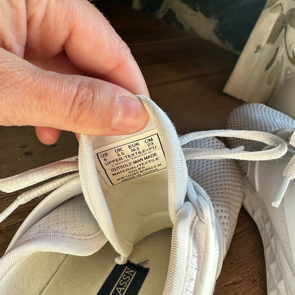 Shoes white - Picture 3 of 4